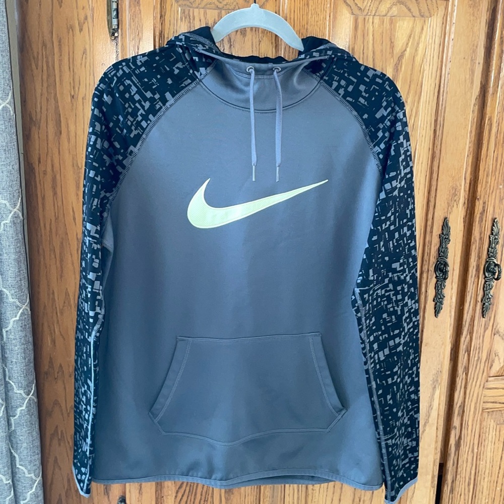 Women’s large Nike hoodie